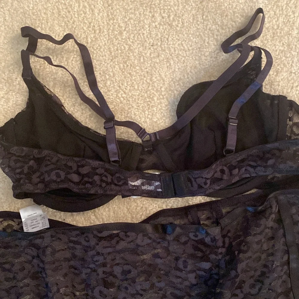 Venus New in bag size medium/large lingerie - Picture 10 of 10